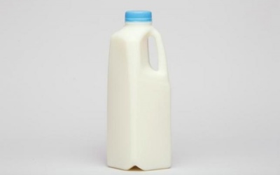 Mỹ: FDA cân nhắc mở rộng kiểm tra dư lượng thuốc trong sữa