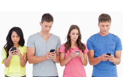 Bốn cách bảo vệ sức khỏe khi dùng thiết bị thông minh