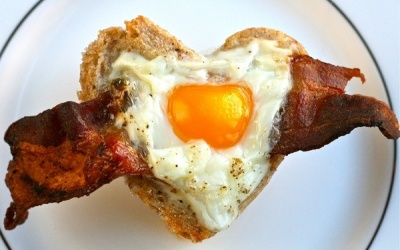 Video: Hãy ăn sáng với trứng và thịt