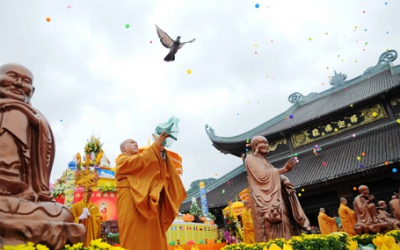 Ngày Phật Đản: Thành tâm từ bi, thân trong cõi Bụt