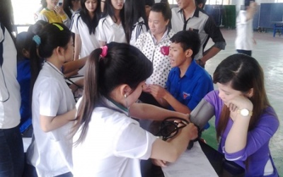 Thu hơn 400 đơn vị máu dịp kỷ niệm ngày sinh Bác Hồ