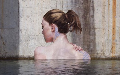 Lặng ngắm những người phụ nữ đang tắm... trên tường