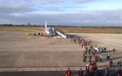 Sân bay Cát Bi đóng cửa vì đường băng rạn nứt