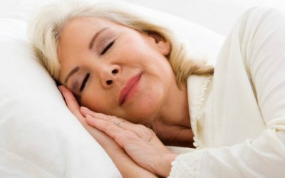 Người cao tuổi làm gì để ngủ dễ hơn?