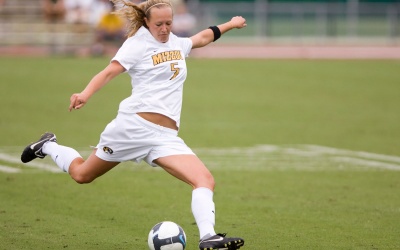 Chống tăng huyết áp nhờ bóng đá