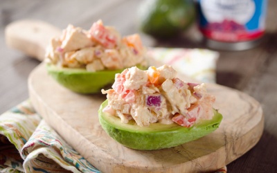 Lạ miệng bơ nhồi salad