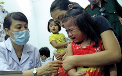 Hà Nội bắt đầu tiêm vaccine sởi - rubella miễn phí cho trẻ 