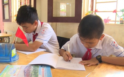 Quy định 'không chấm điểm' gây áp lực lớn cho giáo viên 