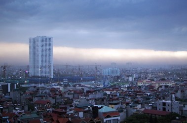 Hà Nội hạ nhiệt, xuất hiện thời tiết nguy hiểm