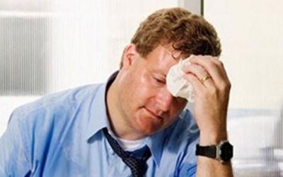 Người ra nhiều mồ hôi có sức khoẻ yếu?