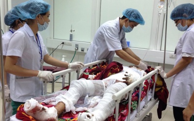 Ngã vào đám cháy, một phụ nữ bị bỏng trên 90%