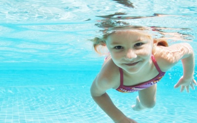 Một ngụm nước hồ bơi cũng đã đủ gây bệnh!