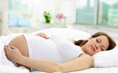 Ngủ ngáy khi mang bầu có đáng lo?