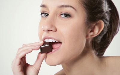 Sâu răng tấn công, vì sao?