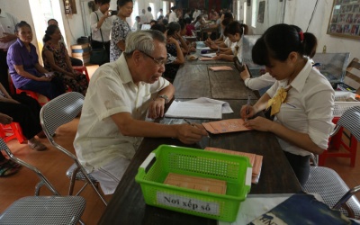 TP.HCM trả lương hưu qua bưu điện