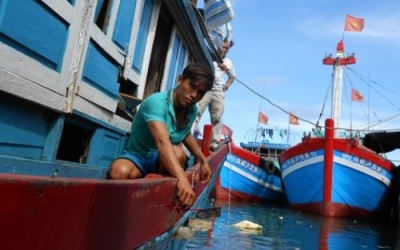 Tàu Trung Quốc liên tiếp tấn công tàu cá của ngư dân Quảng Ngãi