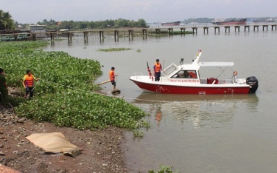 Đi tắm sau khi nhậu, một người bị nước cuốn trôi