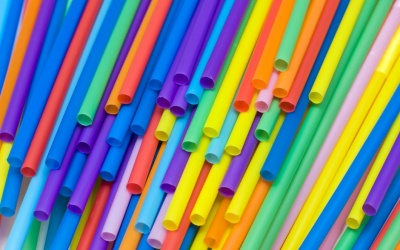 Thực hư việc hộp nhựa, ống hút làm từ chất thải y tế?