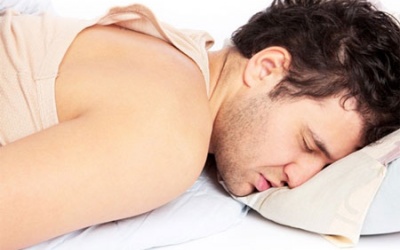 5 tư thế ngủ khiến nam giới bị yếu sinh lý