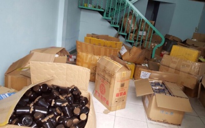 Thu giữ cả 'lò' TPCN giảm béo giả làm từ bột mì