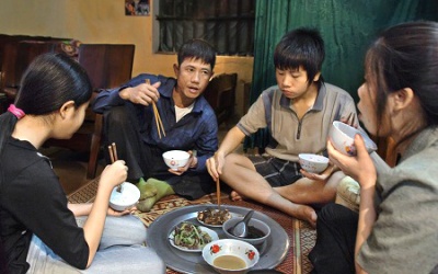 Hình ảnh bữa ăn gia đình Việt trong mắt thế giới