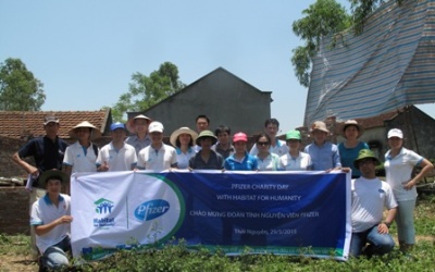 Pfizer xây dựng mái ấm cho các gia đình có hoàn cảnh khó khăn