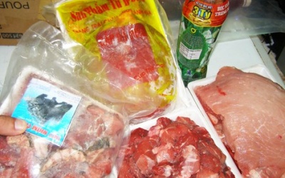 Phát hiện cơ sở nghi 'phù phép' thịt heo thành thịt nai, đà điểu