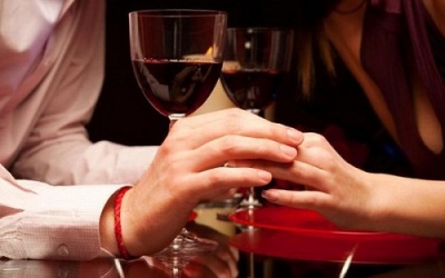 Nam giới có ngón trỏ ngắn: Thích làm đẹp lòng phụ nữ