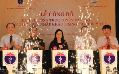 Đến lượt doanh nghiệp nhập khẩu trang thiết bị y tế được 'sướng'