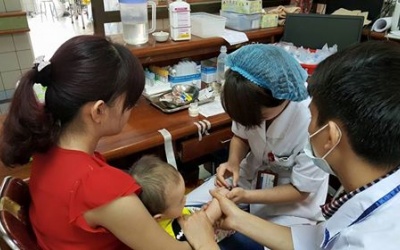 Nhiều trẻ bị cảm nhiệt vì nắng nóng