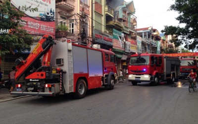 Cuộc giải cứu nghẹt thở cả gia đình trong căn nhà bị cháy