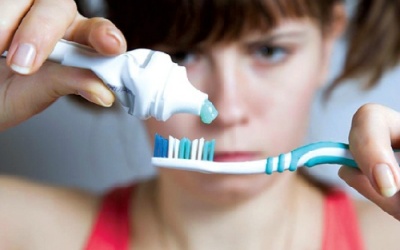 Buồn nôn khi đánh răng có nguy hiểm không?