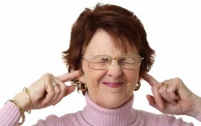 'Chiến đấu' với bệnh ù tai kéo dài