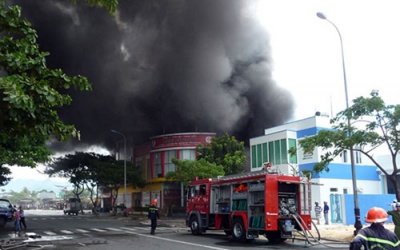 Cháy nổ cực lớn ở Đà Nẵng: 1 người bị thương, thiệt hại 10 tỷ đồng
