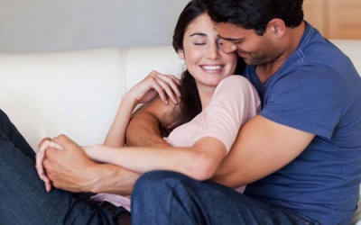 Ôm nhau giúp bạn ấm áp và khỏe hơn