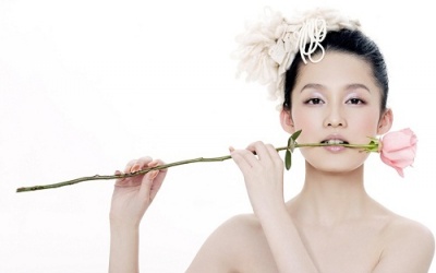 Tắm trắng tại nhà bằng bột nghệ, tại sao không?