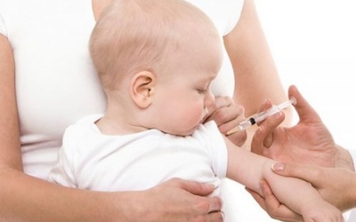 Nên chọn tiêm vaccine viêm não mô cầu nào cho trẻ?