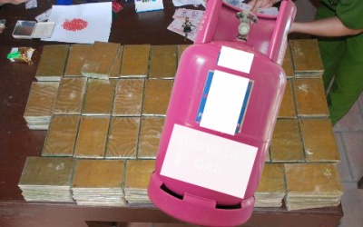 Phát hiện đường dây ma túy 'khủng': 500 bánh heroin giấu trong bình gas