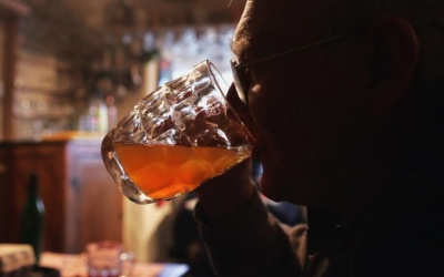 Rượu - Chất độc với người già