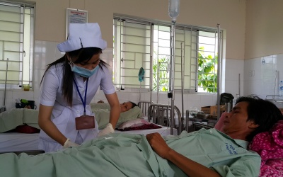 Ăn bánh mì, nhiều người nhập viện vì nghi ngộ độc