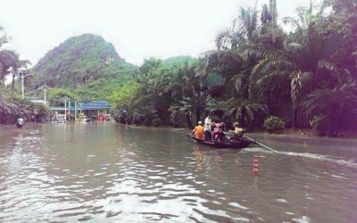 Cảnh báo dịch bệnh bùng phát sau mưa lũ tại Quảng Ninh