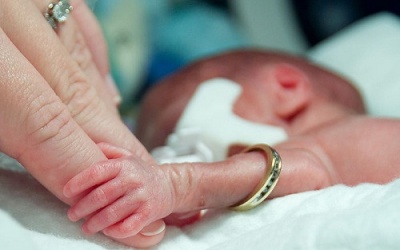 Chăm sóc trẻ sinh non như thế nào?