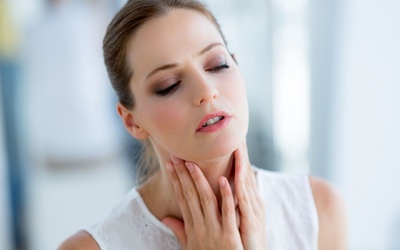 Lạ lùng nguyên nhân đau họng do viêm dạ dày