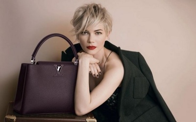 Đàn bà 30, cần có gì trong túi xách? 