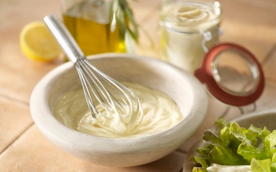 Tự làm xốt mayonnaise chỉ trong hai phút