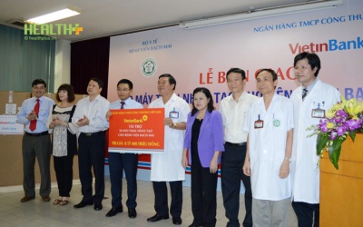 Bệnh viện Bạch Mai nhận 20 máy chạy thận nhân tạo