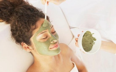 Khốn khổ chỉ vì... chăm đắp mặt nạ!