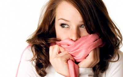 10 lý do phụ nữ luôn cảm thấy lạnh hơn nam giới