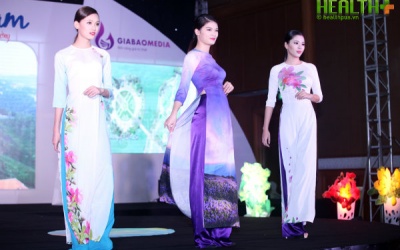 Áo dài Việt thướt tha với 12 mùa hoa gợi thương gợi nhớ