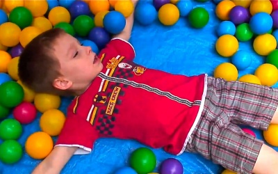 Giáo dục trẻ tự kỷ trước khi nhận thức định hình